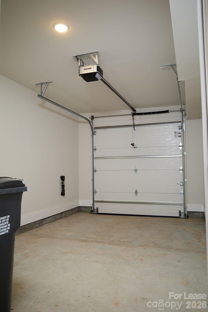 1302 E 10th Street - Photo 16