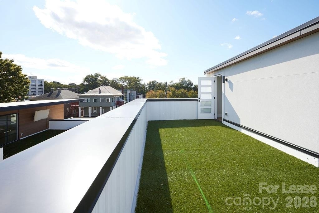 1302 E 10th Street - Photo 12