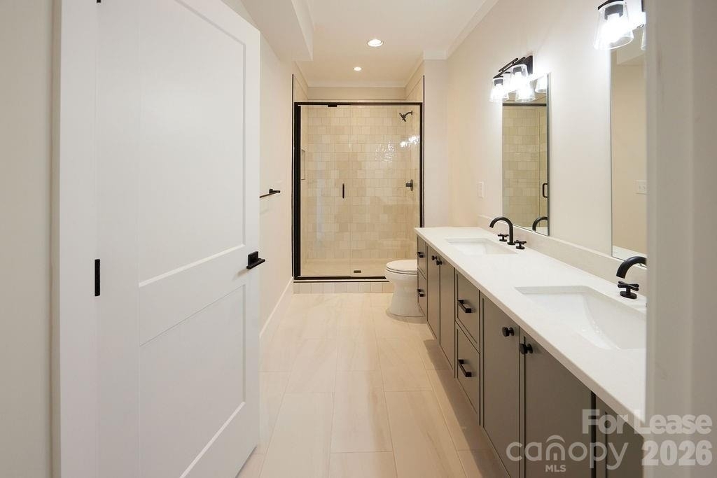 1300 E 10th Street - Photo 9