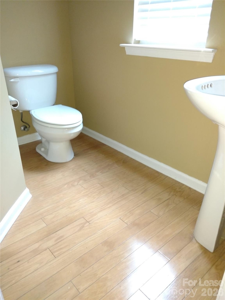 1510 Royal Auburn Avenue - Photo 3