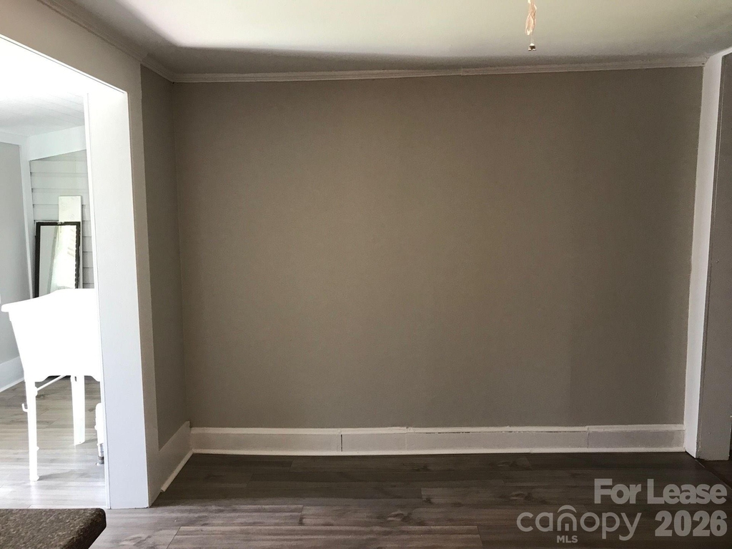 213 W King Street - Photo 3
