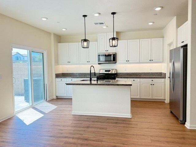 25189 Hunter Avenue - Photo 2