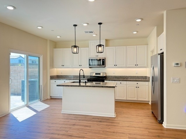 25189 Hunter Avenue - Photo 1