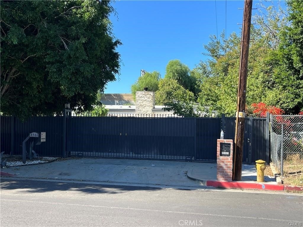 8561 Orion Av - Photo 6