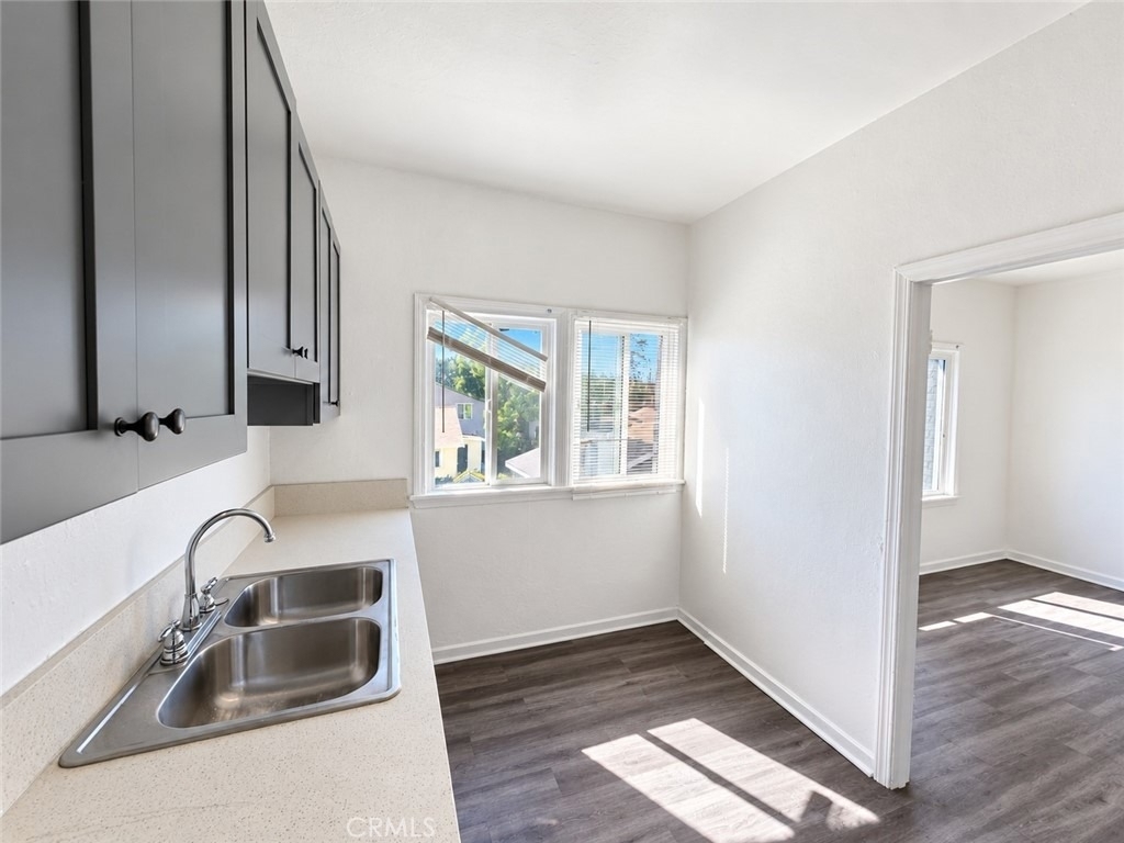 1163 E 46th - Photo 2