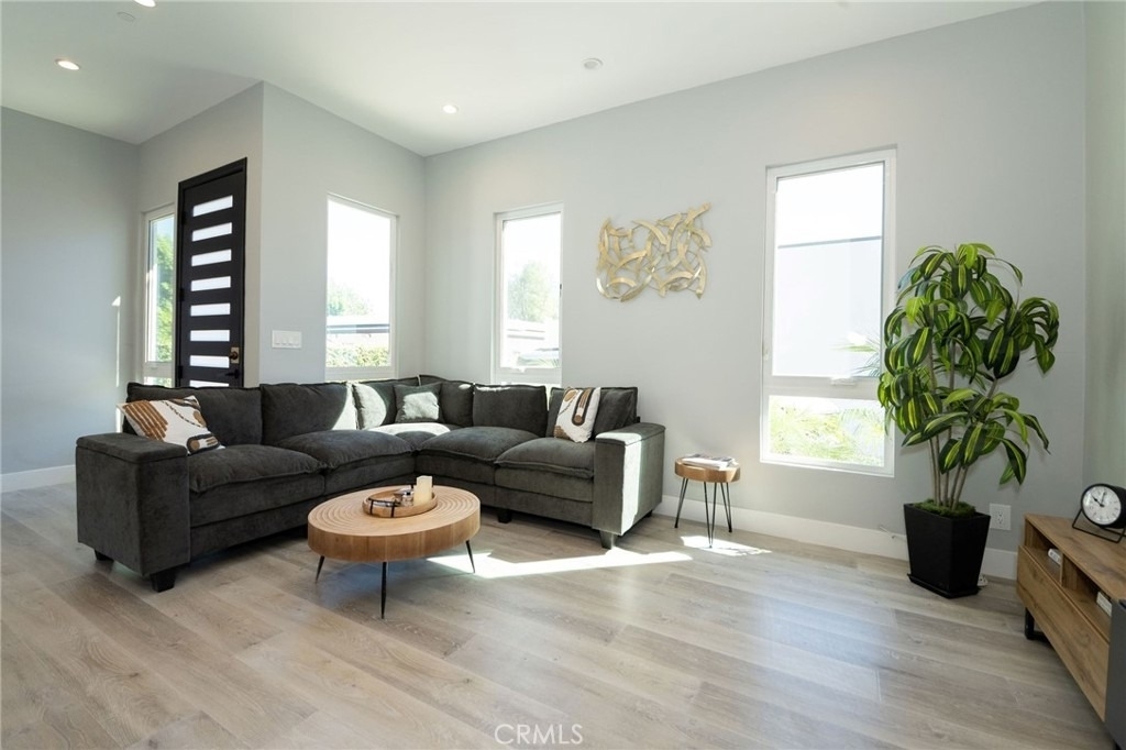 5849 Shirley - Photo 4