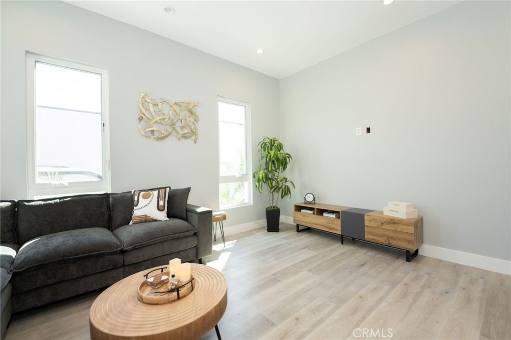 5849 Shirley - Photo 5