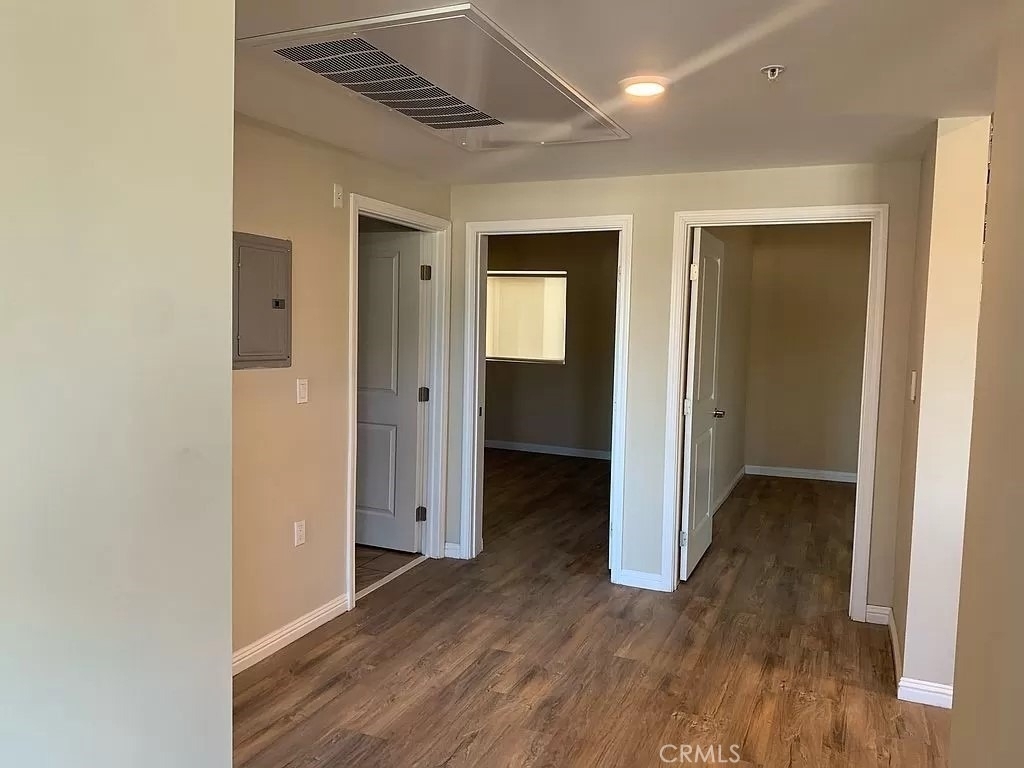 11442 Victory Boulevard - Photo 18
