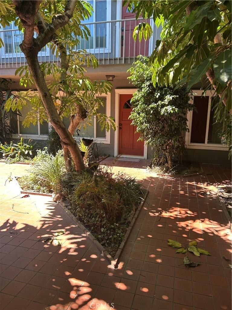 10600 Eastborne - Photo 0