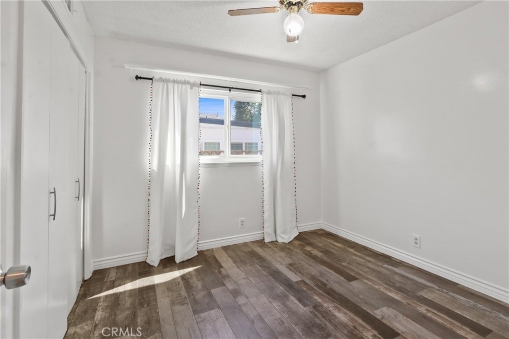 10925 Newcomb Avenue - Photo 12