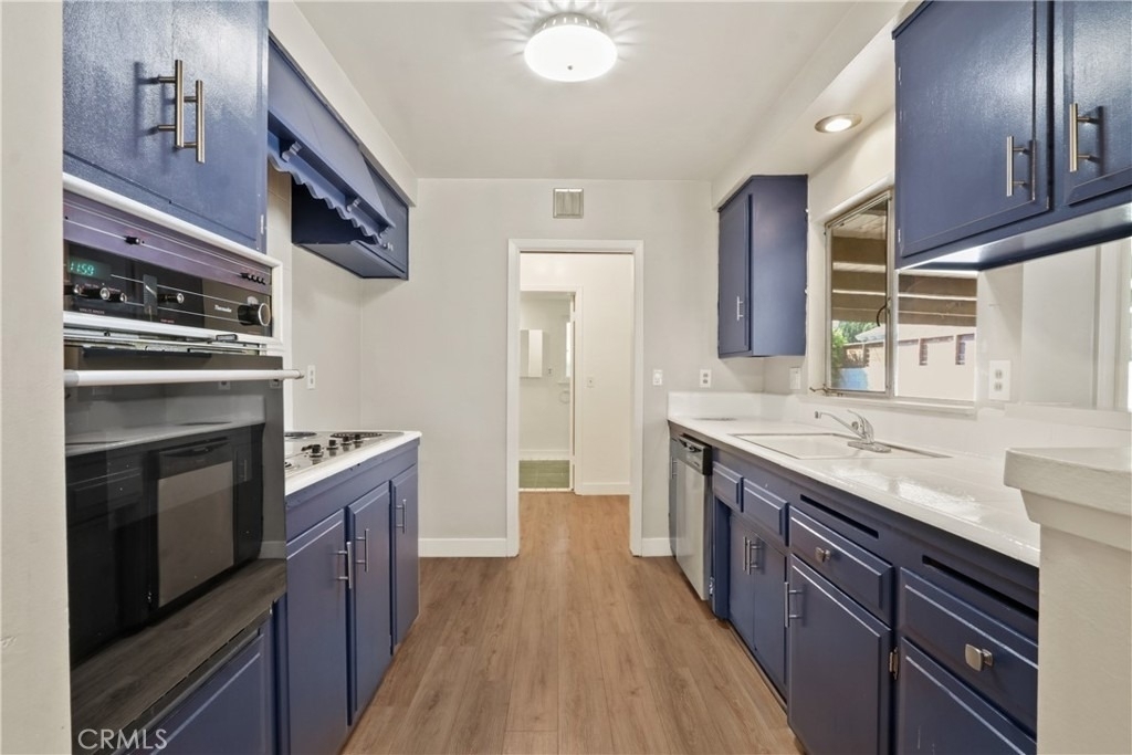 10925 Newcomb Avenue - Photo 6