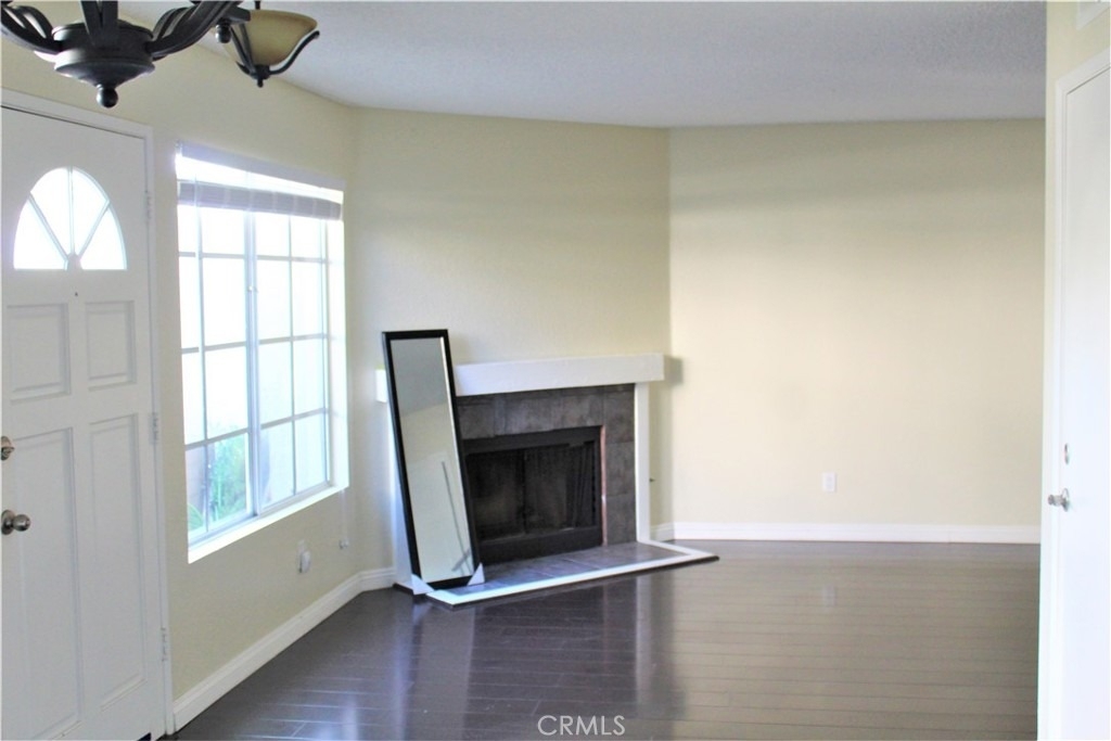 42 Columbia - Photo 3