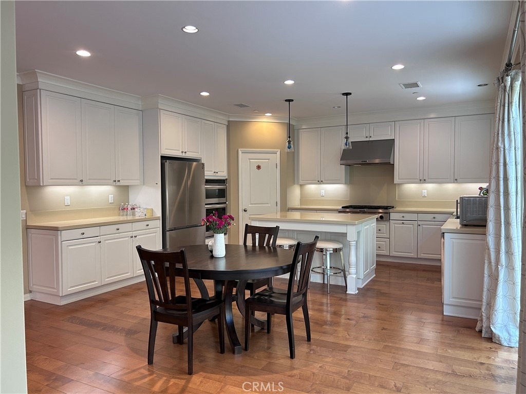 63 Elmdale - Photo 3