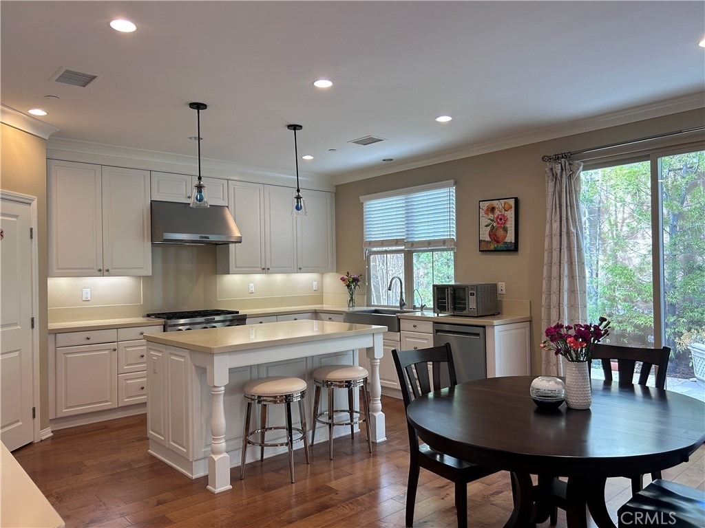 63 Elmdale - Photo 2