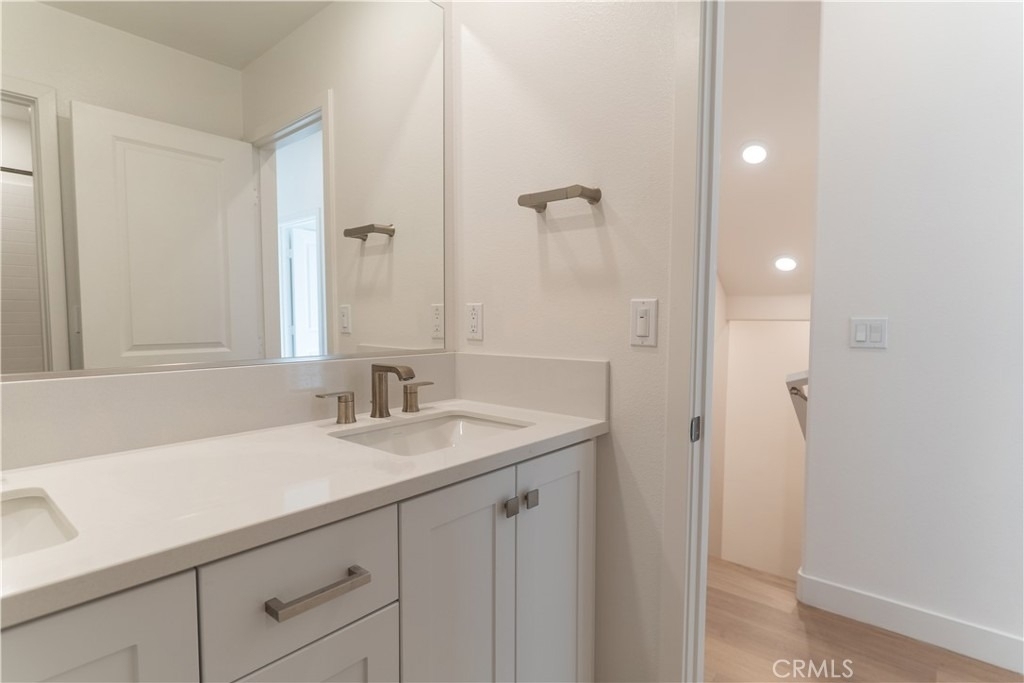 301 Baluster - Photo 11