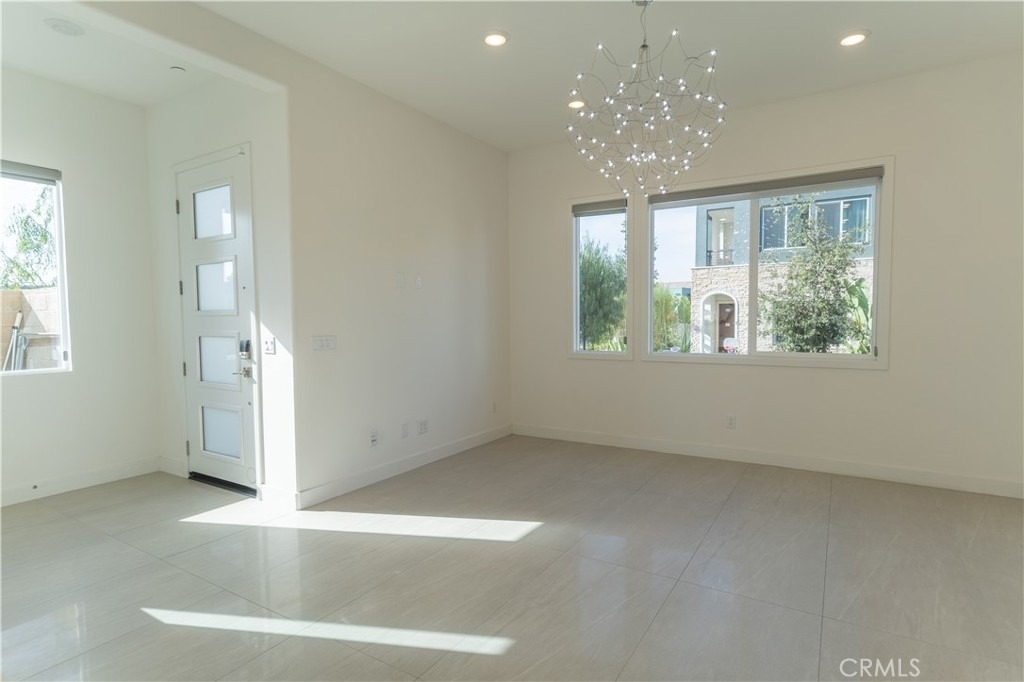301 Baluster - Photo 3
