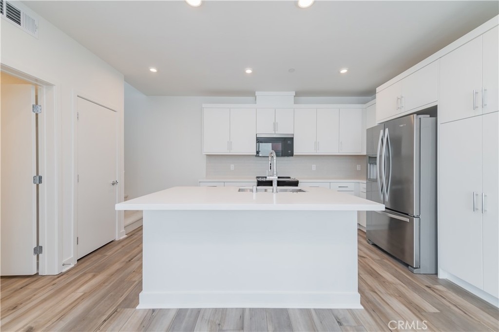 589 S Lyon St - Photo 12