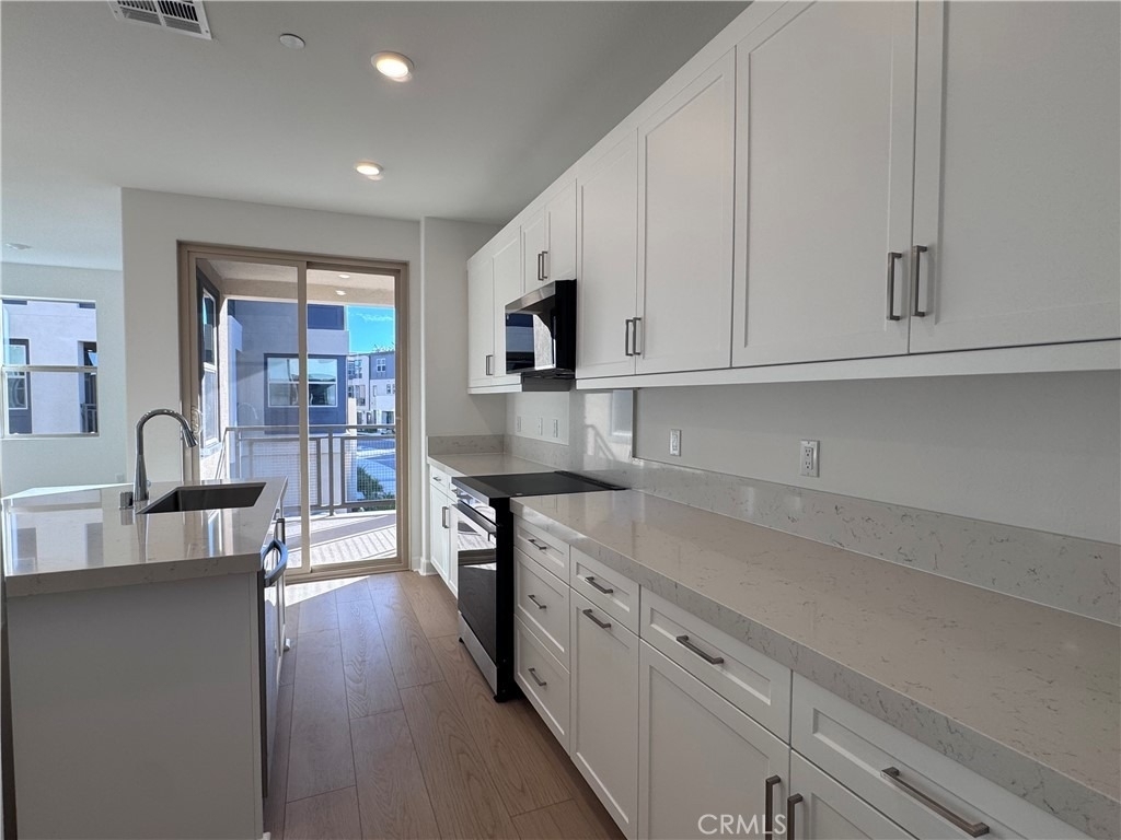 300 Honeysuckle Way - Photo 16