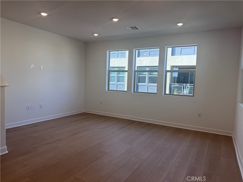 300 Honeysuckle Way - Photo 7