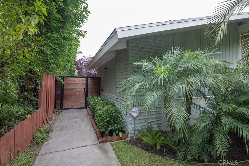 329 Orizaba Avenue - Photo 1