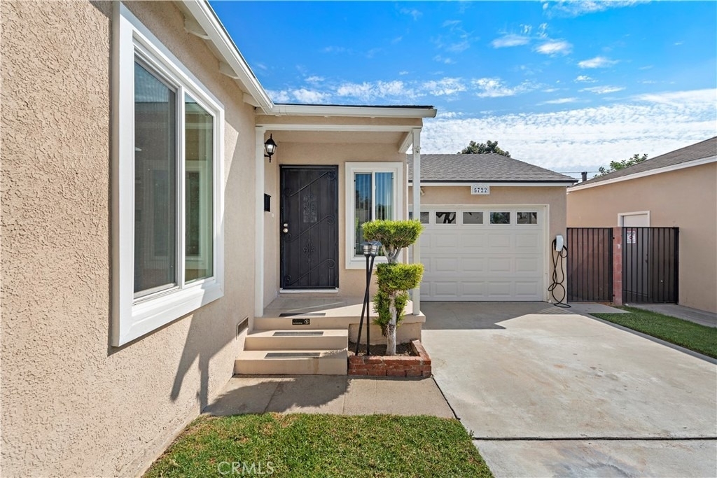 5722 Faculty Avenue - Photo 2