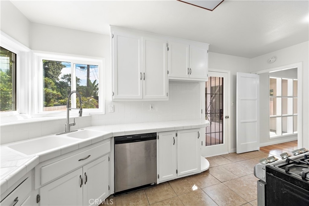 5722 Faculty Avenue - Photo 17