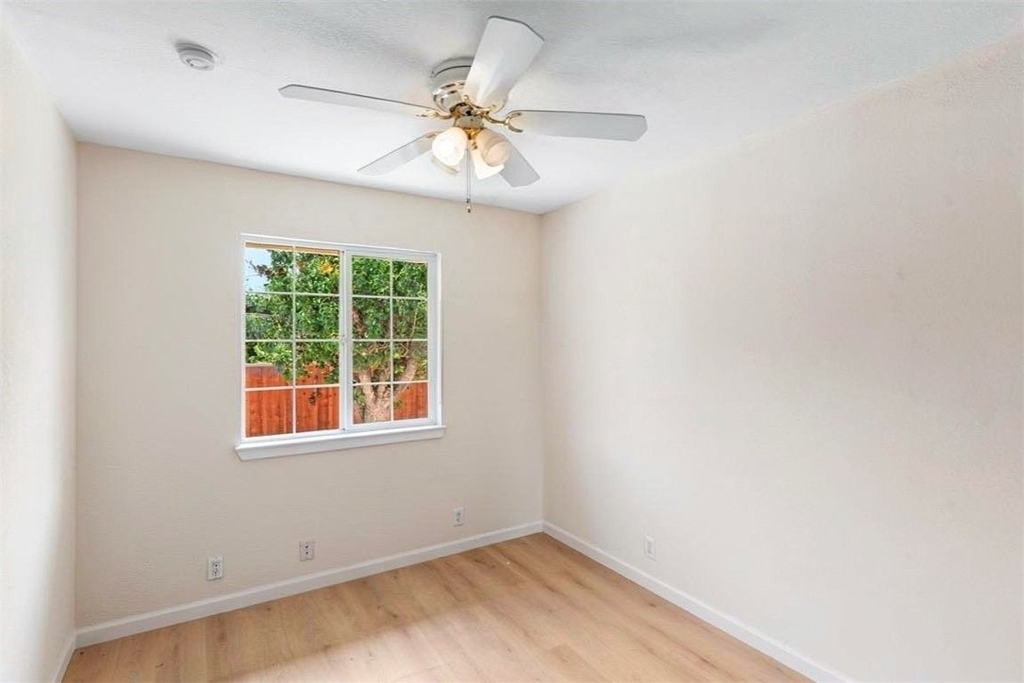 455 Maple Avenue - Photo 14