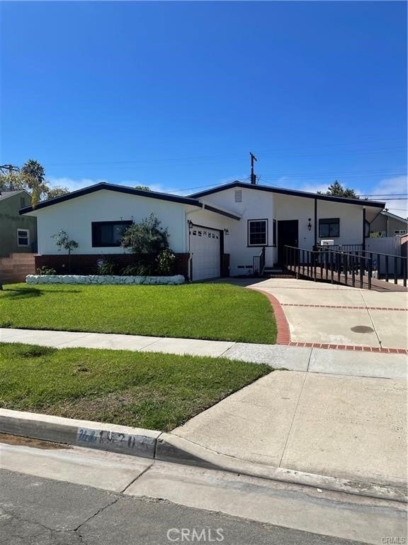 19205 Anza - Photo 0