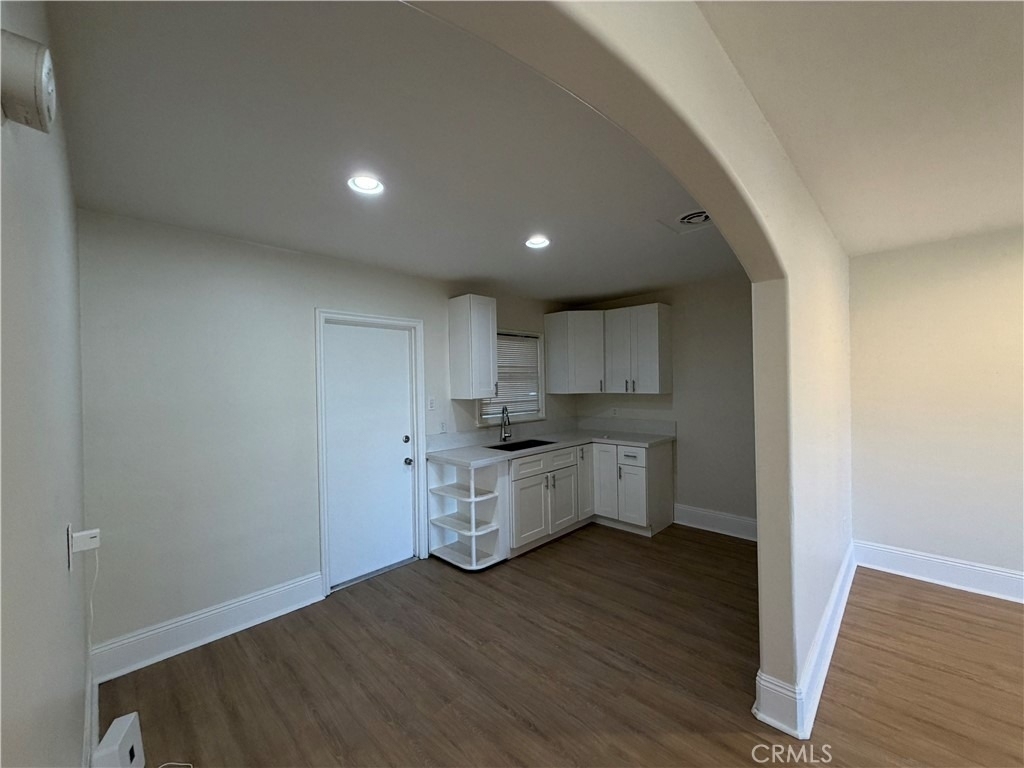 9384 Fontana Ave - Photo 3