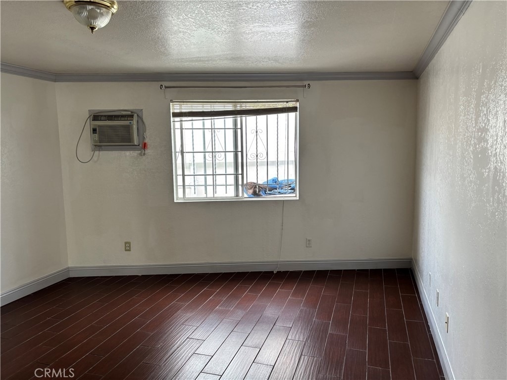 130 E Sycamore - Photo 11
