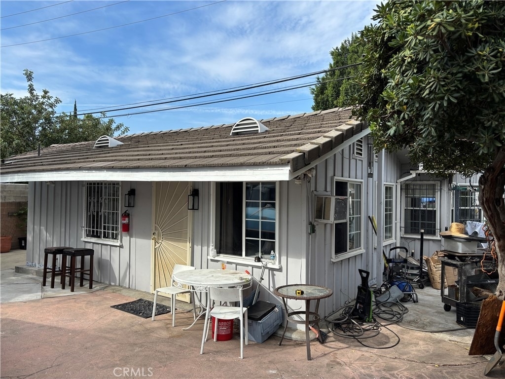 130 E Sycamore - Photo 4