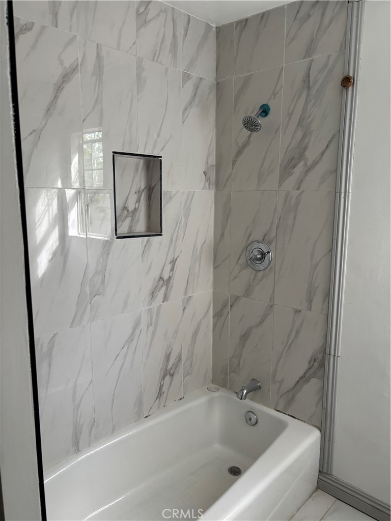 130 E Sycamore - Photo 14