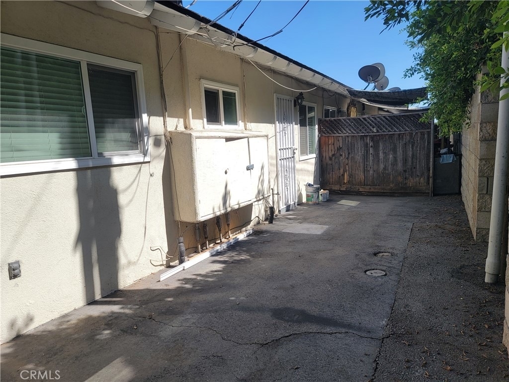 1116 W Duarte - Photo 17