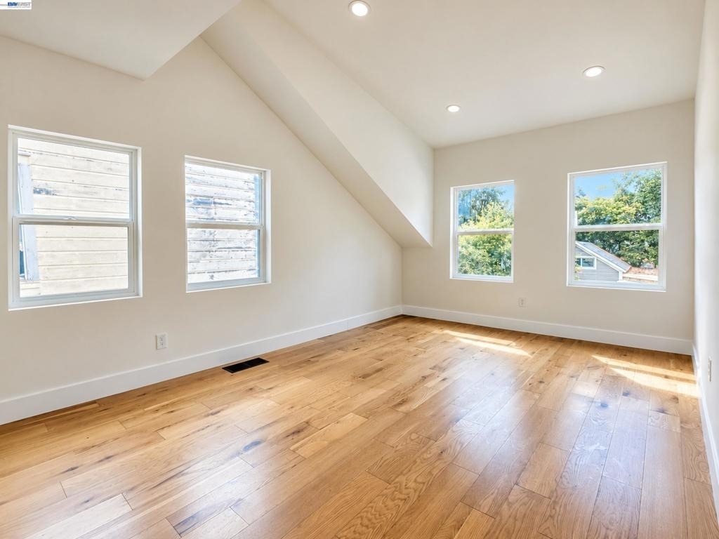 427 Locust St - Photo 0