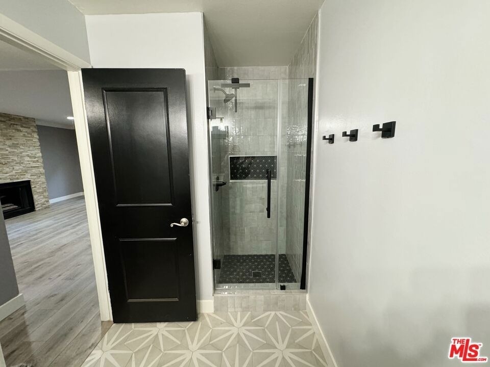 4443 Saugus Avenue - Photo 14