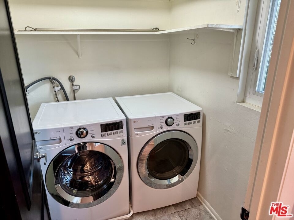 4443 Saugus Avenue - Photo 25