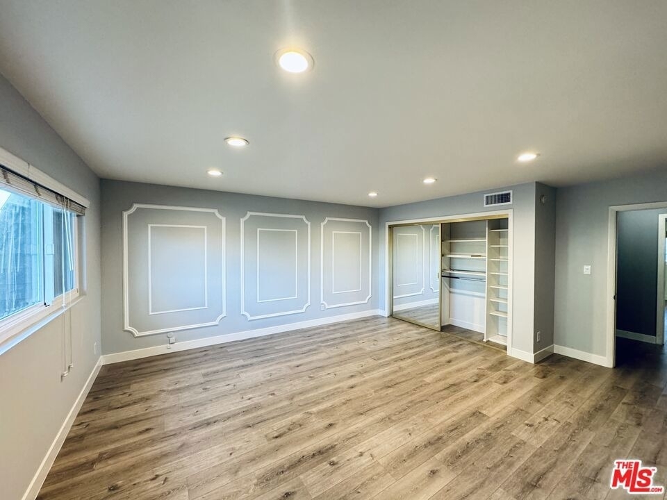4443 Saugus Avenue - Photo 23