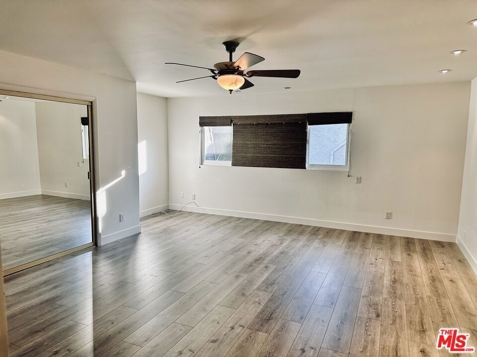 4443 Saugus Avenue - Photo 24