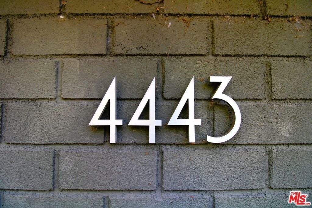 4443 Saugus Avenue - Photo 2