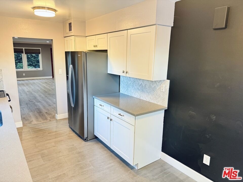 4443 Saugus Avenue - Photo 11