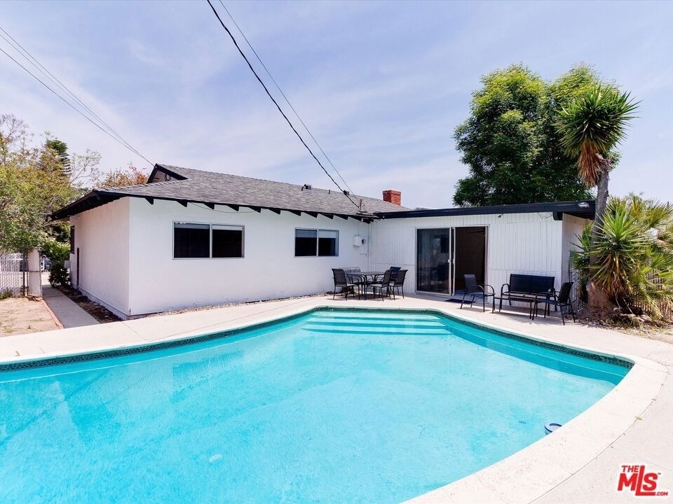 17100 Barneston Street - Photo 32