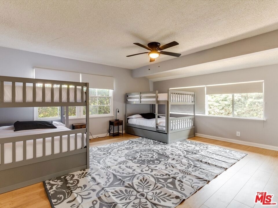 17100 Barneston Street - Photo 14