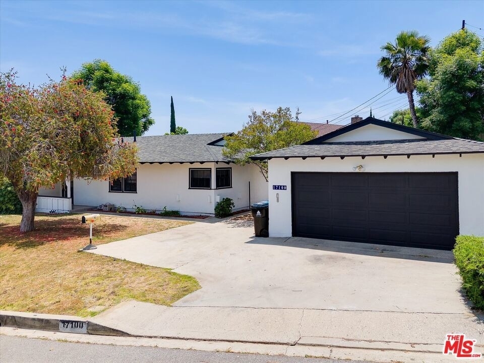 17100 Barneston Street - Photo 0