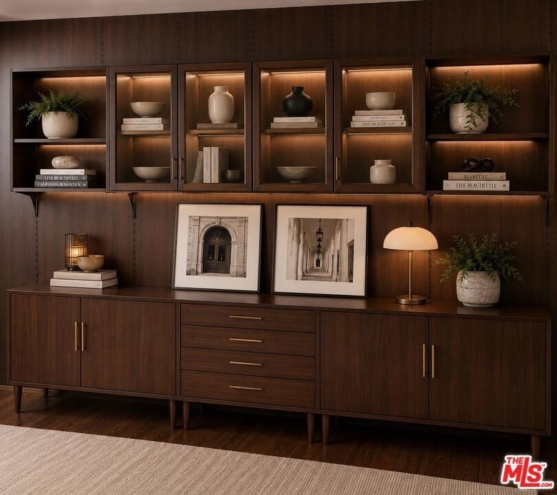 304 S Clark Drive - Photo 3