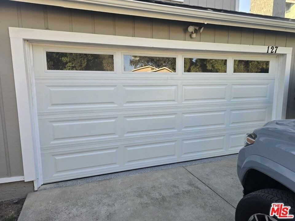 304 S Clark Drive - Photo 8