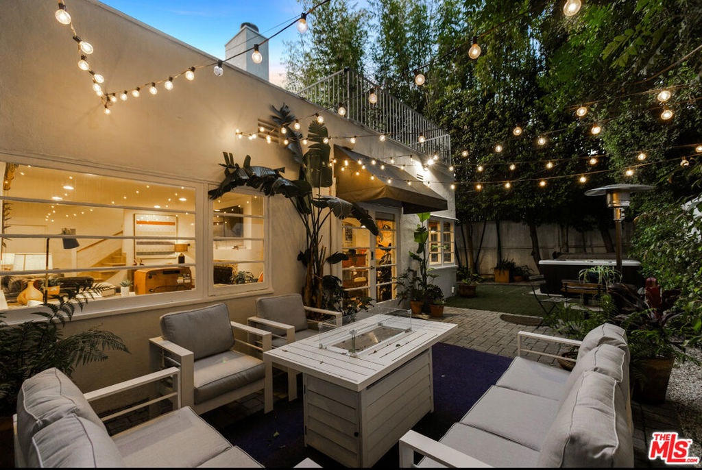 8467 Willoughby Avenue - Photo 0