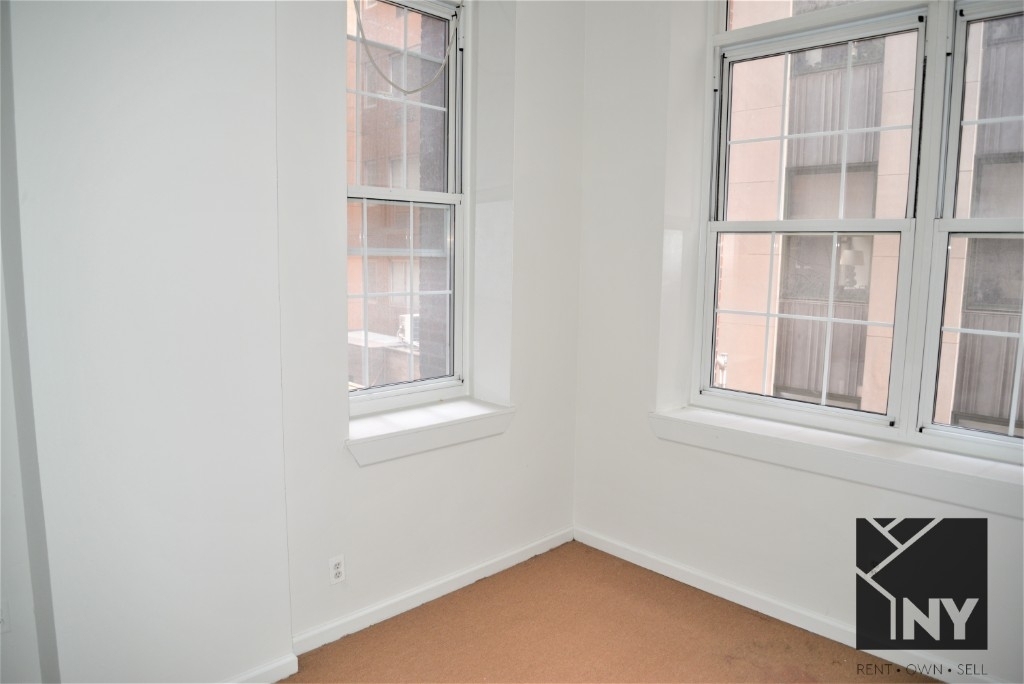 Fulton St - Photo 2