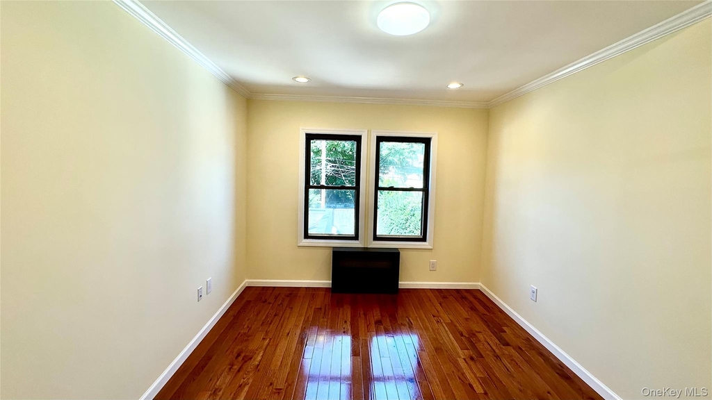 9911 Ascan Avenue - Photo 7