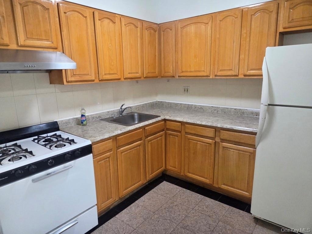 31-03 Linden Place - Photo 8
