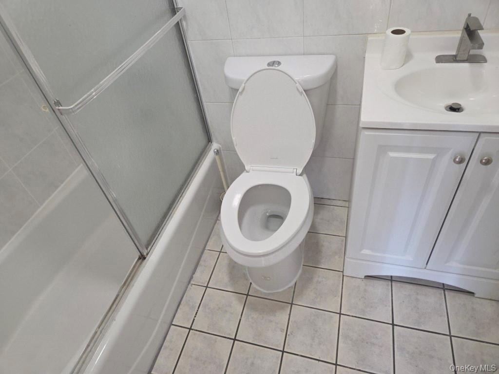 31-03 Linden Place - Photo 2